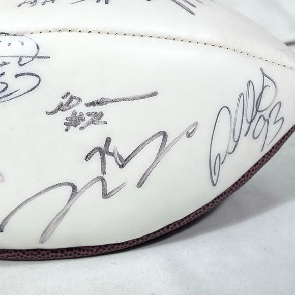 Washington Redskins Team-Signed 8 Autographed Football - Picture 9 of 12